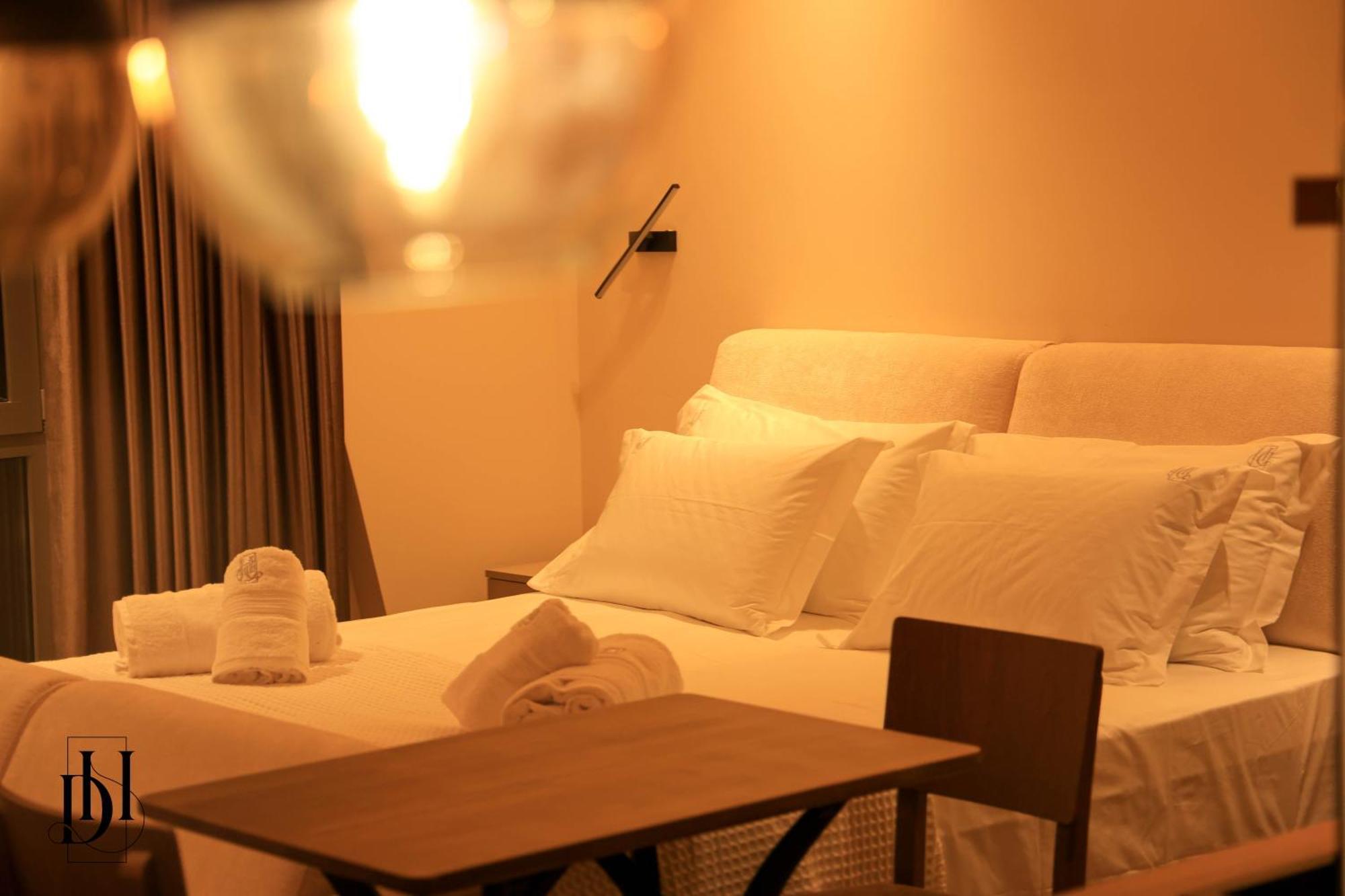 Deha Rooms & Apartments ติรานา ภายนอก รูปภาพ