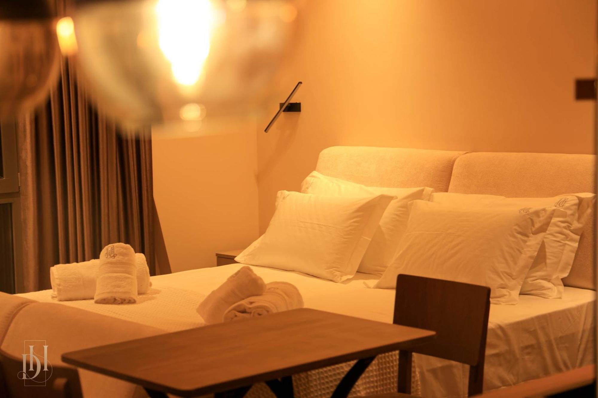 Deha Rooms & Apartments ติรานา ภายนอก รูปภาพ